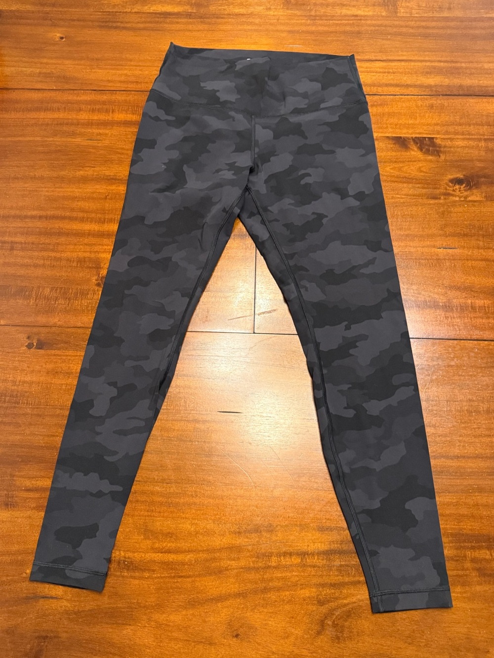 lululemon athletica wunder Black and Dark Gray Camo Leggings